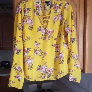 RUE 21 WOMENS TOP BLOUSE SIZE  S